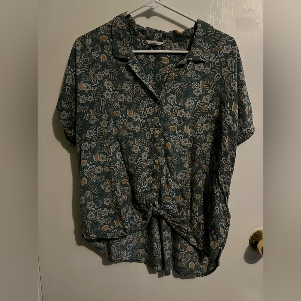Lucky Brand Adorable printed button up